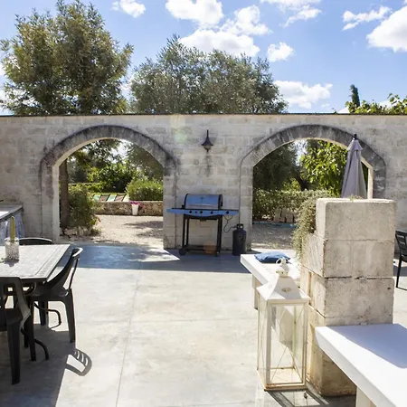 Trullo Bouganville בית נופש