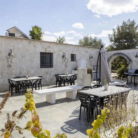 Trullo Bouganville * סן מיקלה סלנטינו