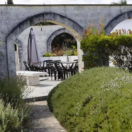 Trullo Bouganville בית נופש