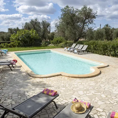 Trullo Bouganville