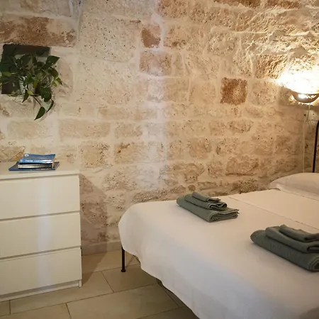 Trullo Bouganville